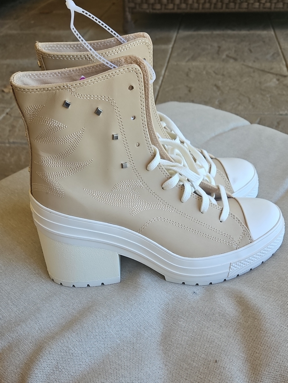 CONVERSE Chuck 70 De Luxe Heel Platform Western Glam Leather Lace-up Boot Quarry - Picture 13 of 14